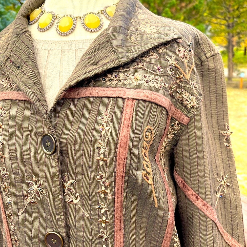 EUC Mrs Pepper embroidered jacket